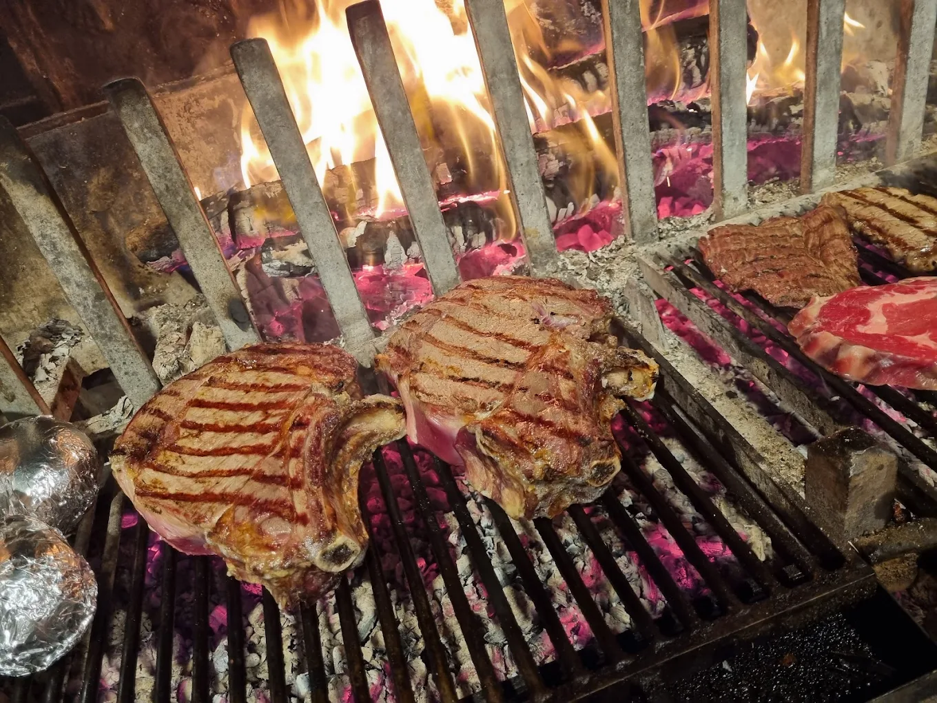 Piqu'Boeuf - Restaurant Beaune - Spécialités viande grillée au feu de bois